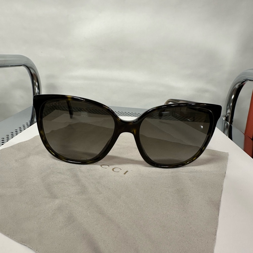 Gucci Sunglasses SDJ11BEQ7L